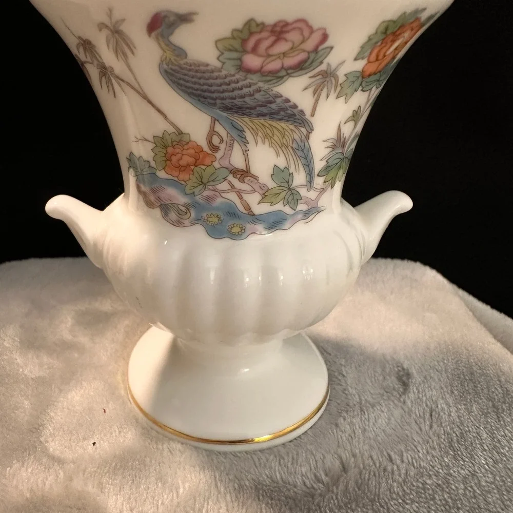 Wedgwood Bone China Bird Vase Chinoiserie Floral Urn Made‎ in England